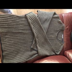 Man’s Gray Sweater LongSleeves. Structure.